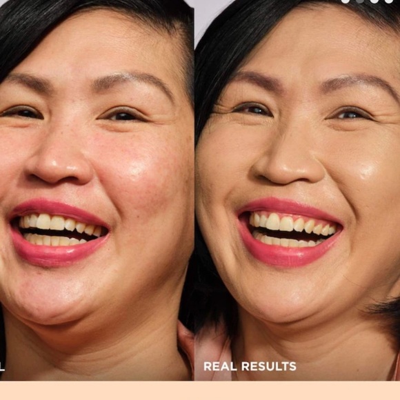 IT COSMETICSCC Full Coverage Color Correcting Foundation W/ SPF 50+. Light - Picture 2 of 3